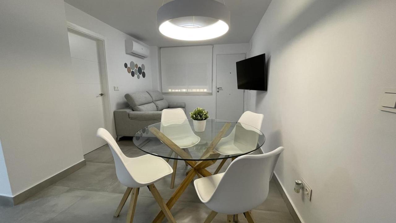 Piso De Lujo En Primera Linea De Playa Y Garaje Apartamento Cádiz
