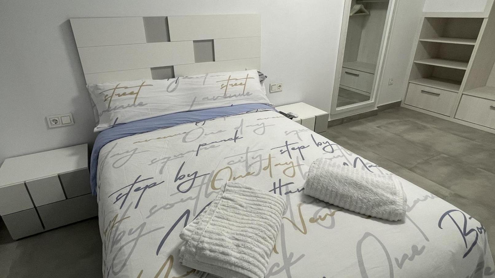 Apartamento Piso De Lujo En Primera Linea De Playa Y Garaje Cádiz