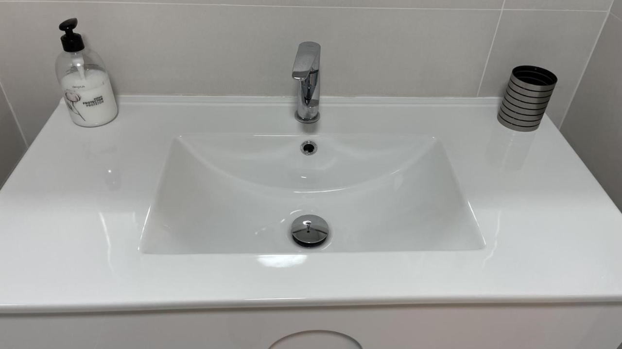 Piso De Lujo En Primera Linea De Playa Y Garaje *